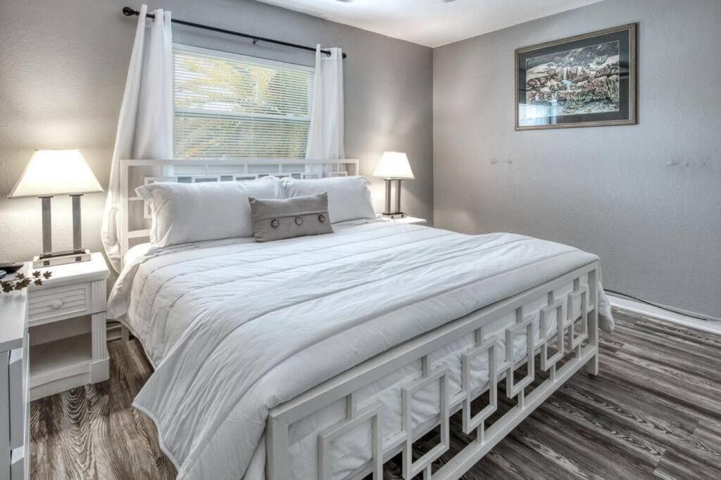 Sunset Beach Suites Of Madeira Beach! Pet Friendly Summer Getaway! Steps To Beach! - Suite 10 St. Pete Beach Εξωτερικό φωτογραφία