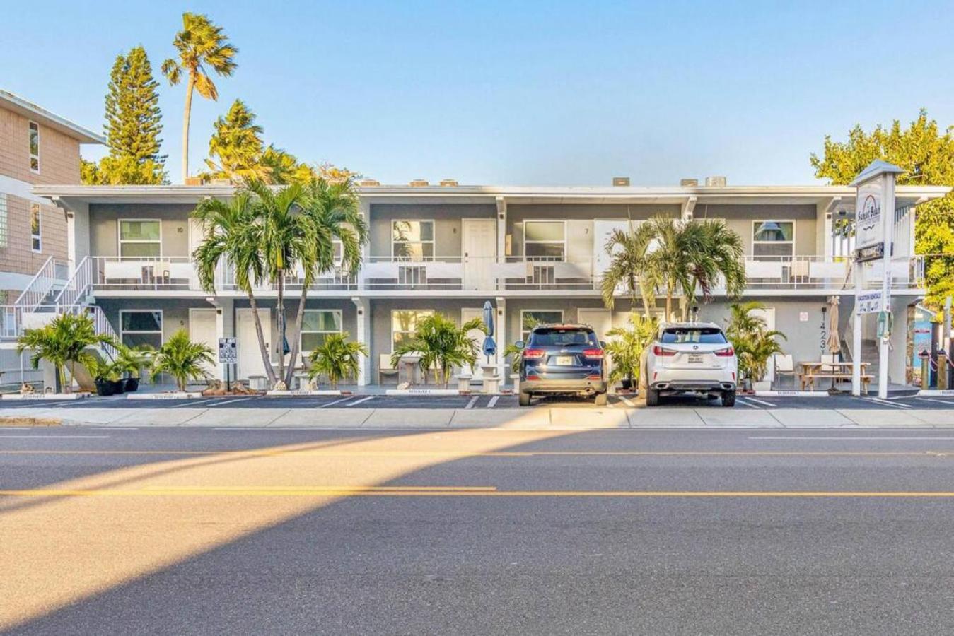 Sunset Beach Suites Of Madeira Beach! Pet Friendly Summer Getaway! Steps To Beach! - Suite 10 St. Pete Beach Εξωτερικό φωτογραφία