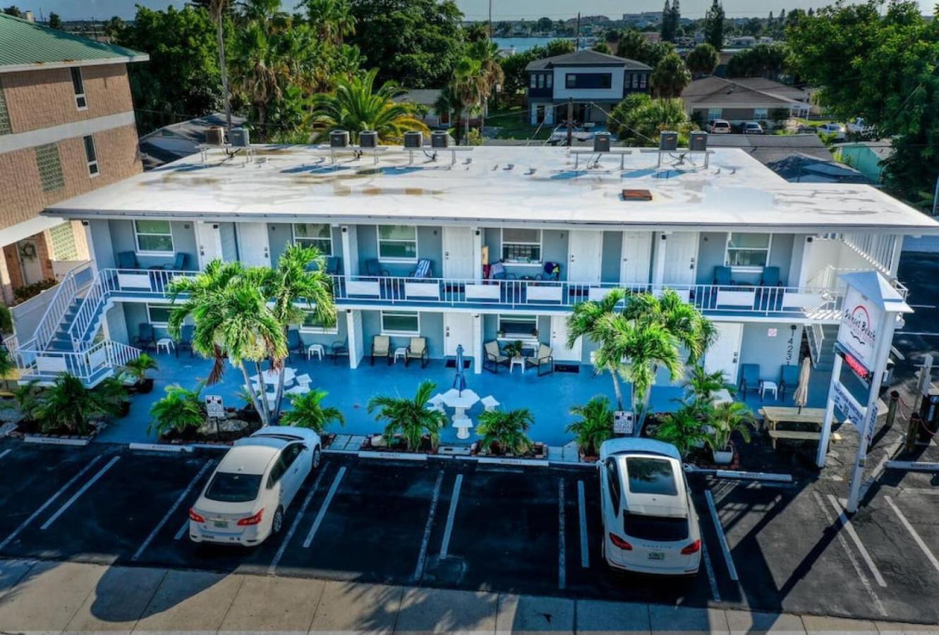 Sunset Beach Suites Of Madeira Beach! Pet Friendly Summer Getaway! Steps To Beach! - Suite 10 St. Pete Beach Εξωτερικό φωτογραφία