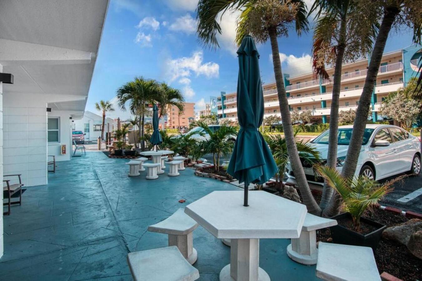 Sunset Beach Suites Of Madeira Beach! Pet Friendly Summer Getaway! Steps To Beach! - Suite 10 St. Pete Beach Εξωτερικό φωτογραφία